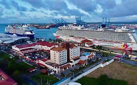 Radisson Colon 2000 Hotel & Casino At Cruise Port & Duty Free Mall